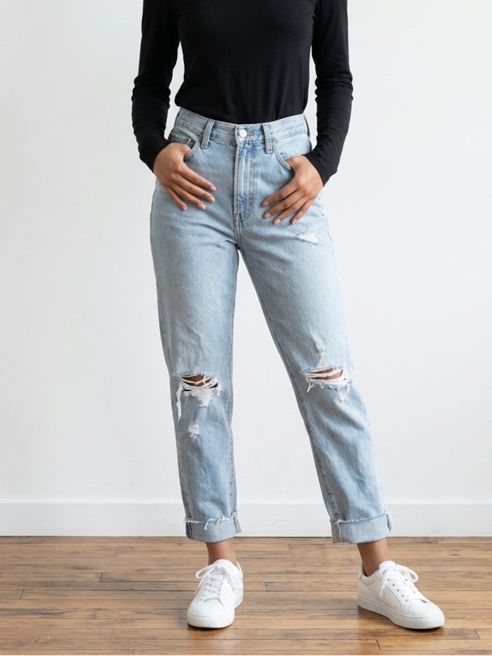 Levi’s Wedgie Vintage Light Blue Distressed Women Jeans | Size 25 | 100% Cotton